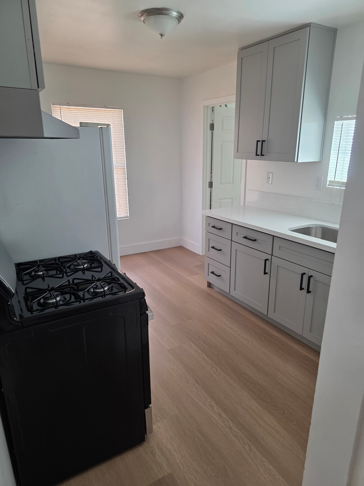 Building Photo - 1305 G St