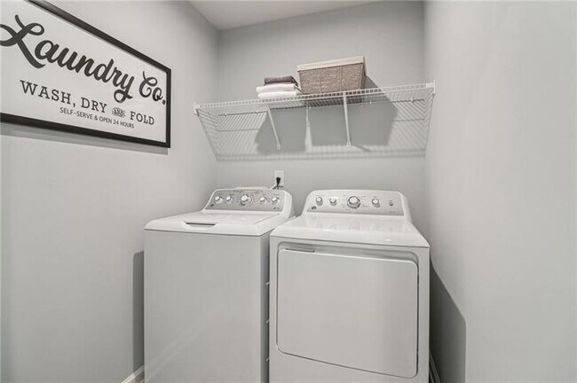 Building Photo - 6644 Red Oak Wy