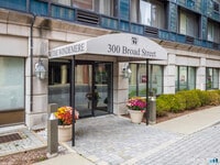 Building Photo - 300 Broad St