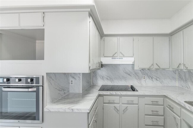 Building Photo - 2333 Eagle Dr