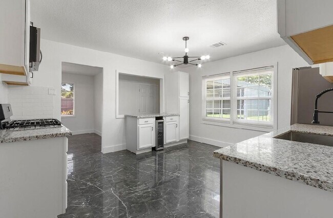 Building Photo - 4303 Dacca Dr