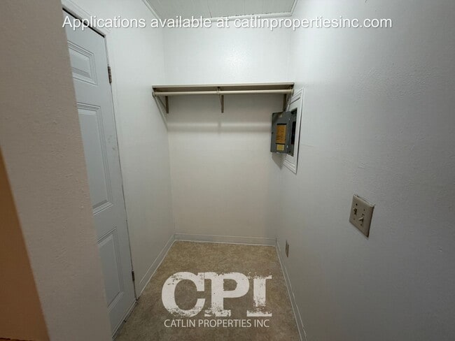 Building Photo - 321 21st Ave