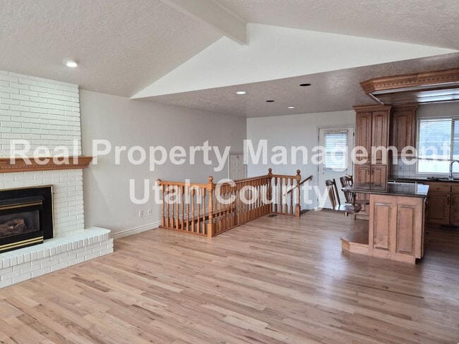 Building Photo - Beautiful Orem Home New Paint and Flooring