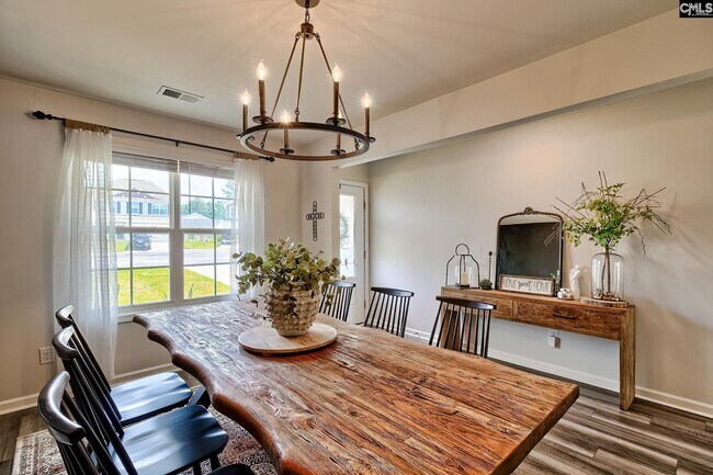 Building Photo - 772 Tanager Ln
