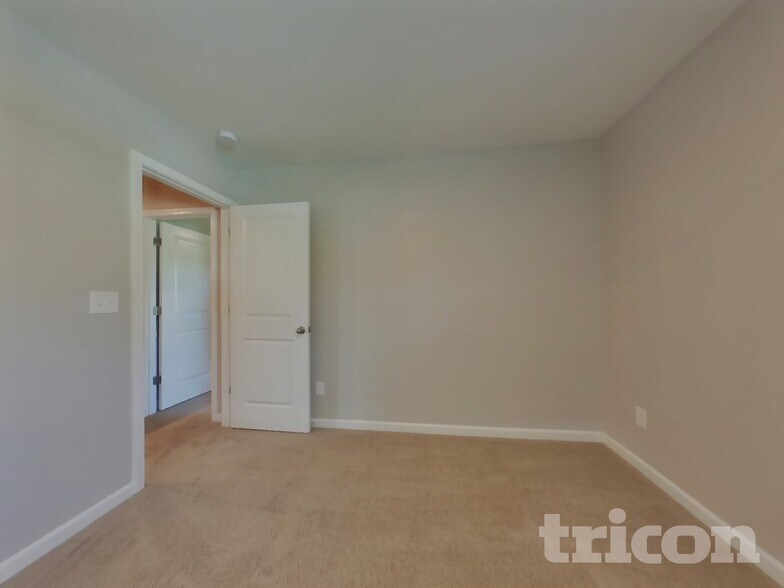 Building Photo - 205 Brenett Francis Ct