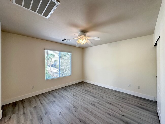 Building Photo - Centennial Heights