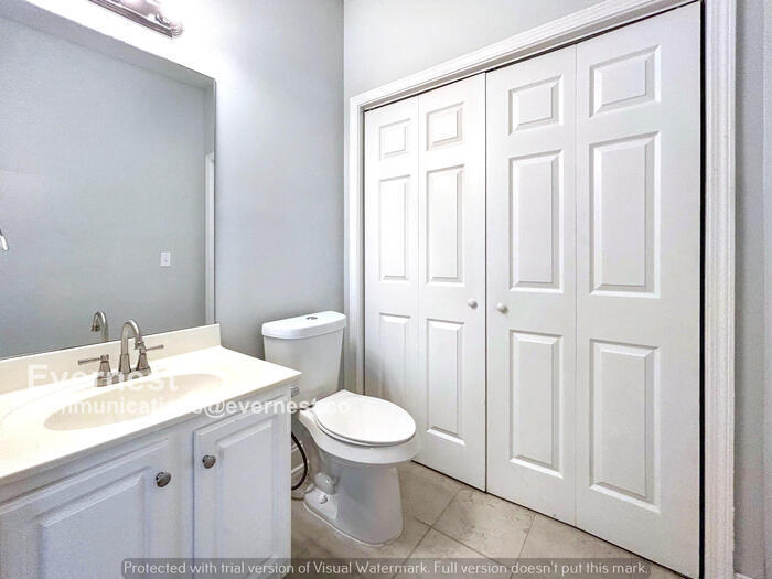 Building Photo - 992 Lena St NW