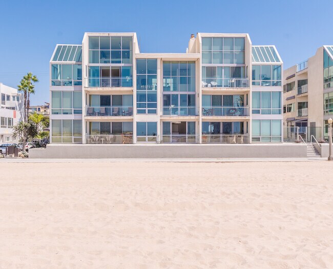 Building - 5205 Ocean Front Walk