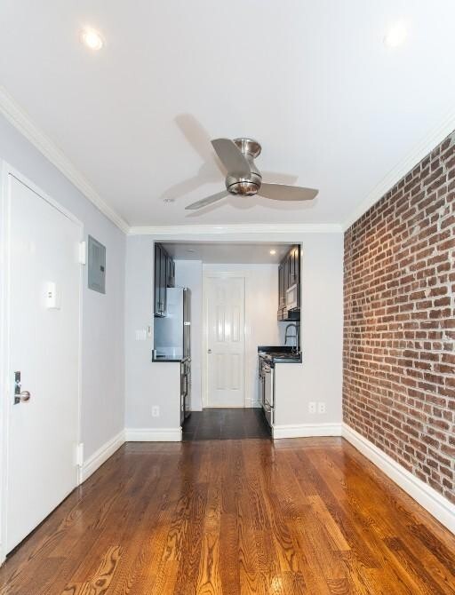 Building Photo - 345 W 53rd St