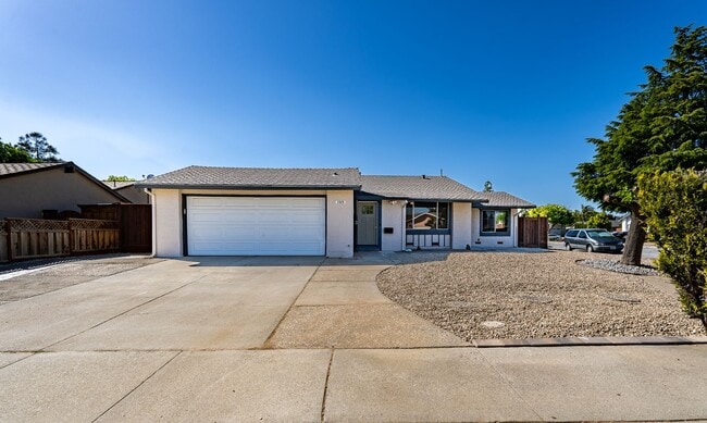 Building Photo - 1525 Jasmine Way