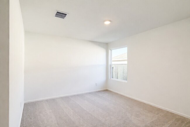 Building Photo - 15679 Plum Brk Dr