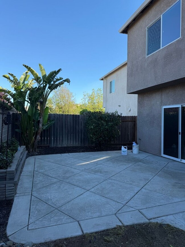 Building Photo - Beautiful Home Ready for Rent!