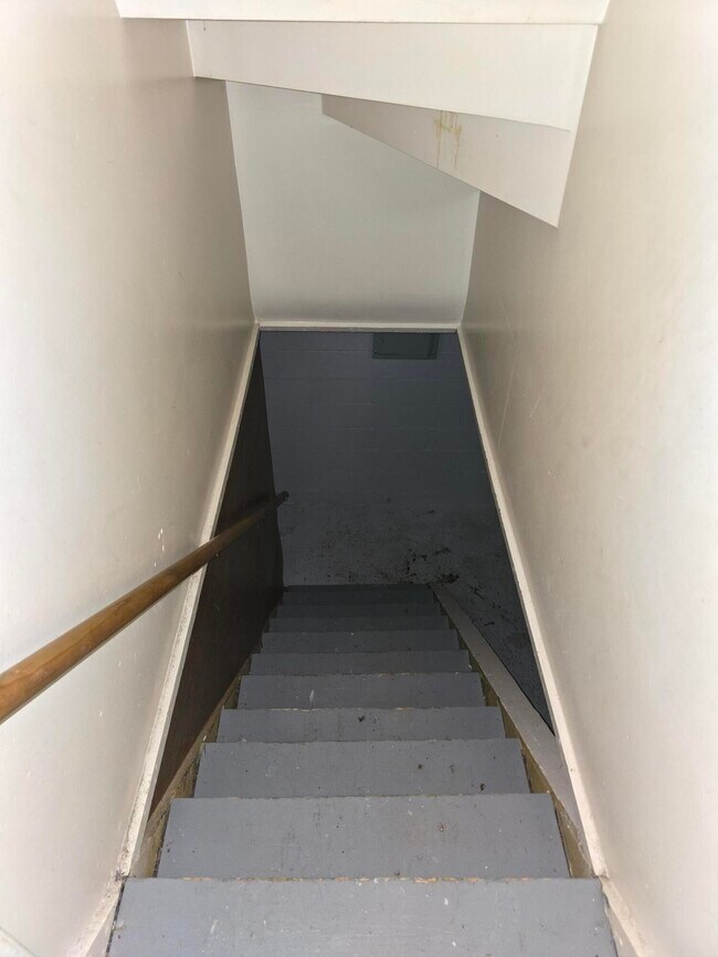 Building Photo - 16073 Tacoma St