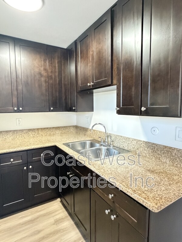 Building Photo - 816 S Orange Ave