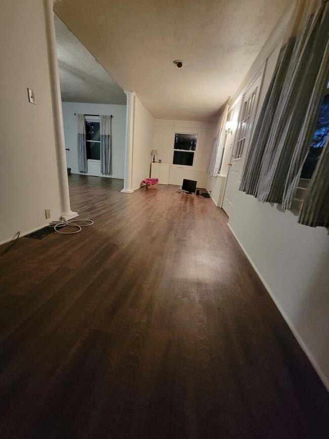 Building Photo - 808 W National Rd