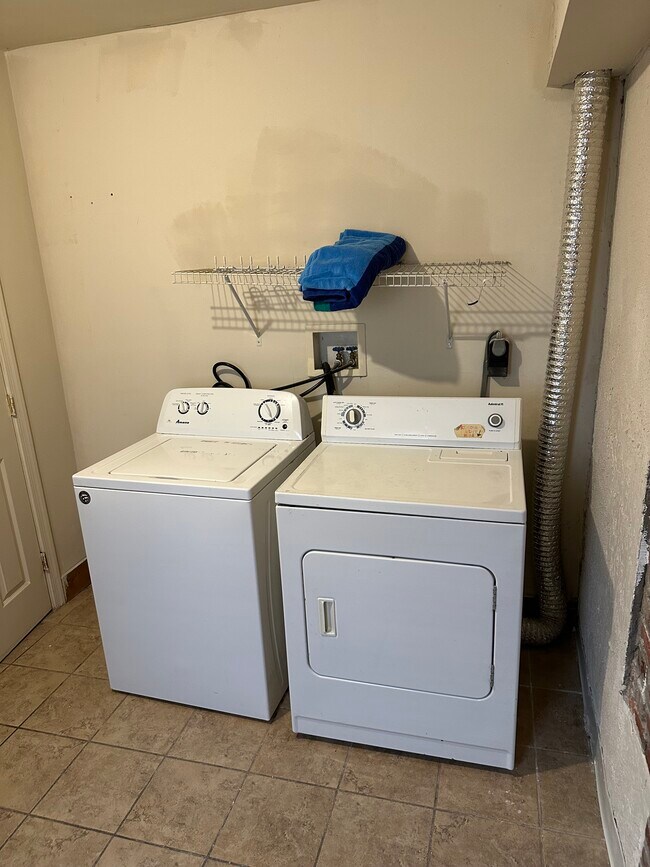 Building Photo - 1742 E Lombard St