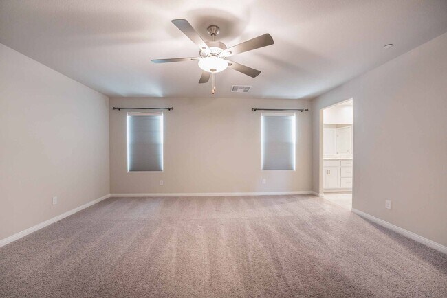 Building Photo - Stunning 5 Bedroom home in Henderson!