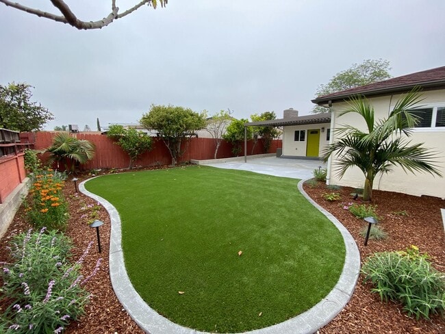 Building Photo - 7 BD, 3 BR. Spacious Yard!! (Lease out, pe...