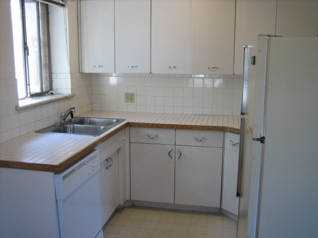 Building Photo - 1350 Columbine St