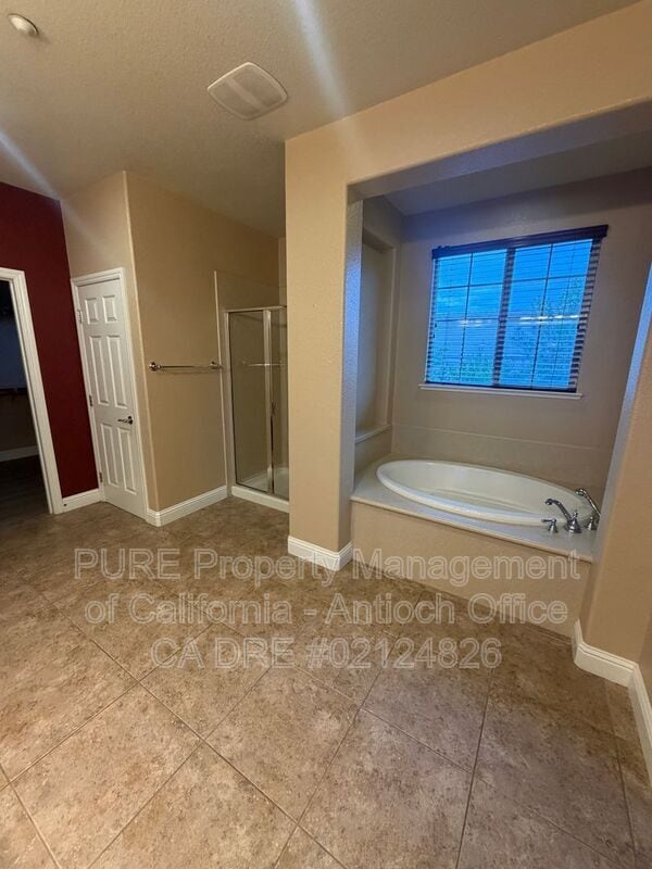 Building Photo - 80 Bottlebrush Ct