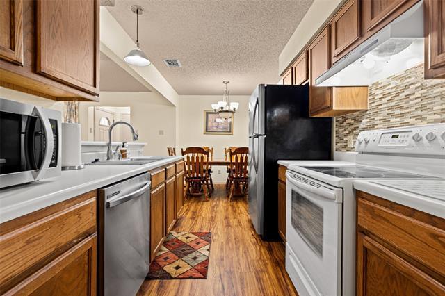 Building Photo - 8521 Holly St