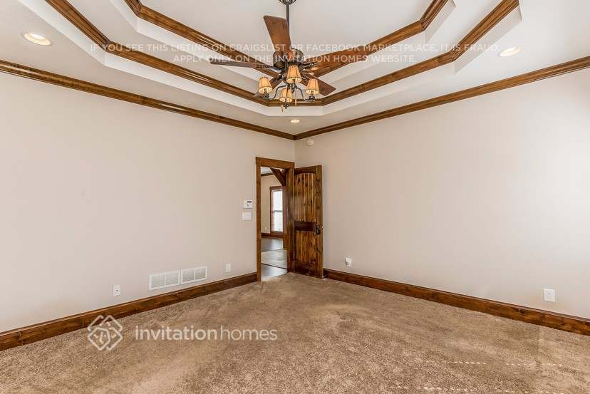 Building Photo - 6223 Spring Lake Dr