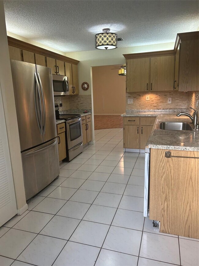 Building Photo - 9321 SW 23rd St