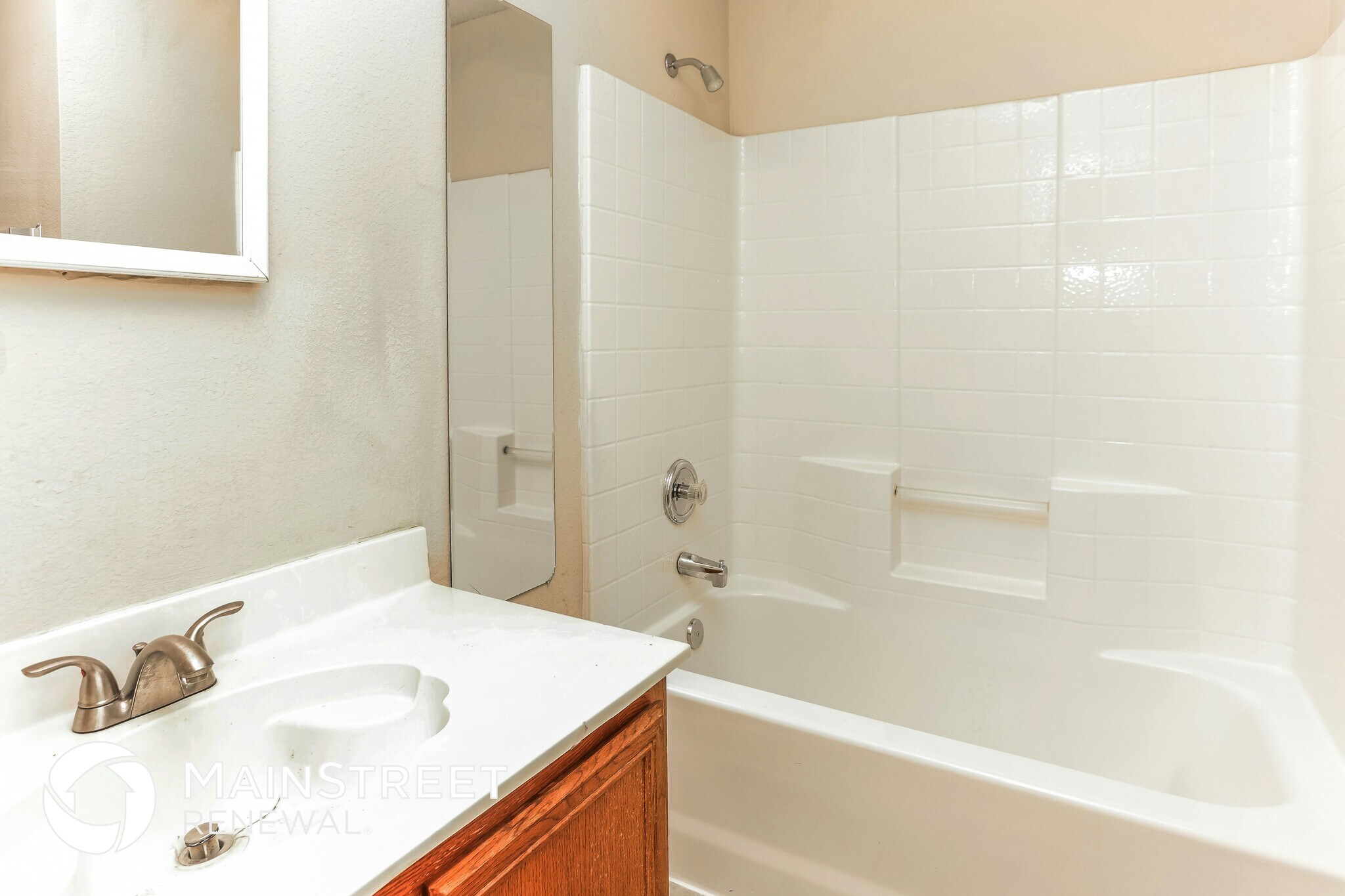 Building Photo - 2721 Meadowlark Dr