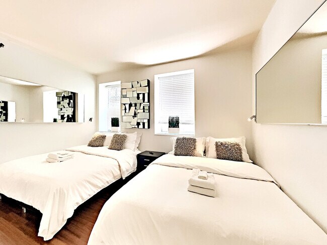 Building Photo - 825 Jimmy Buffett Mem Hwy