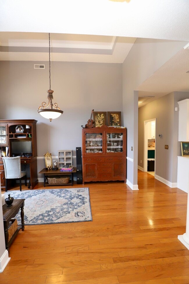 Building Photo - 1855 Beachforest Way