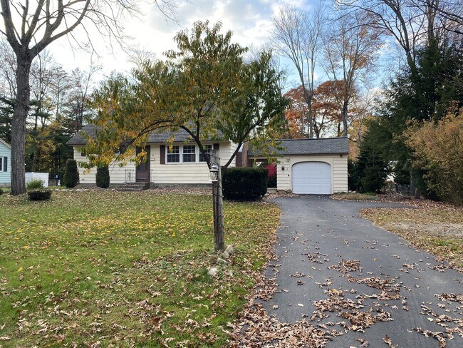 Building Photo - 13 Ellen Lane