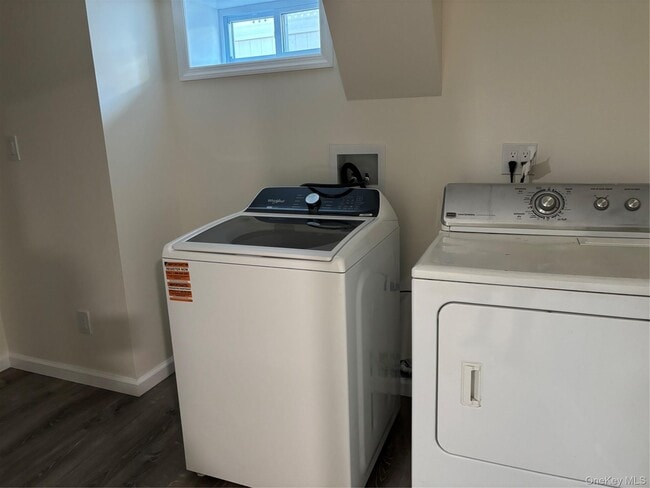 Building Photo - 39 Buckingham Pl