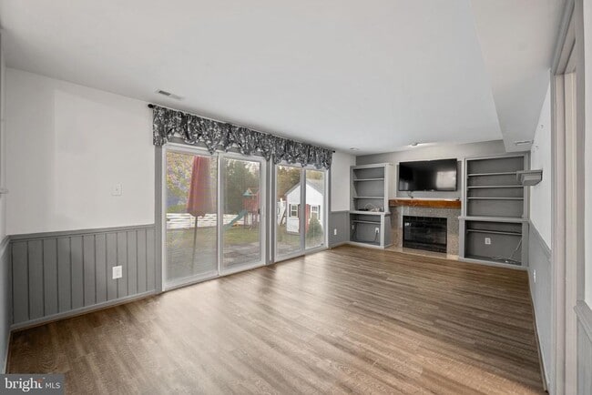 Building Photo - 14551 Lock Dr