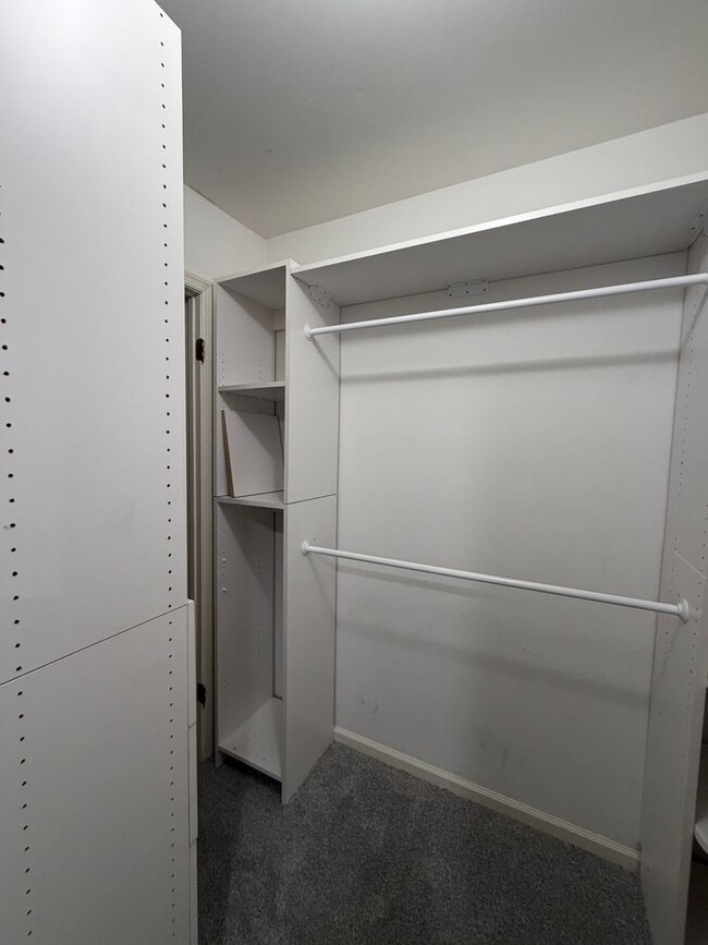 Building Photo - 3BR - WOODED VIEWS • FINISHED BASEMENT • BONUS LOFT • TE SCHOOL DISTRICT