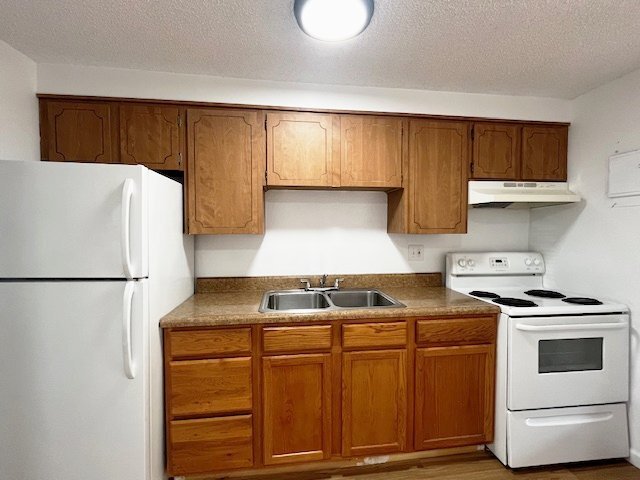 Building Photo - 3300 S Clarkson St