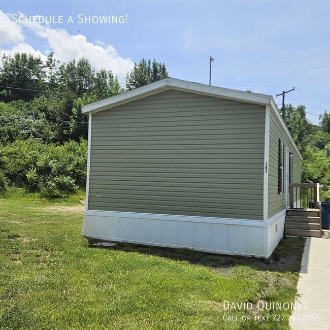 Building Photo - 2737 W Washington Center Rd