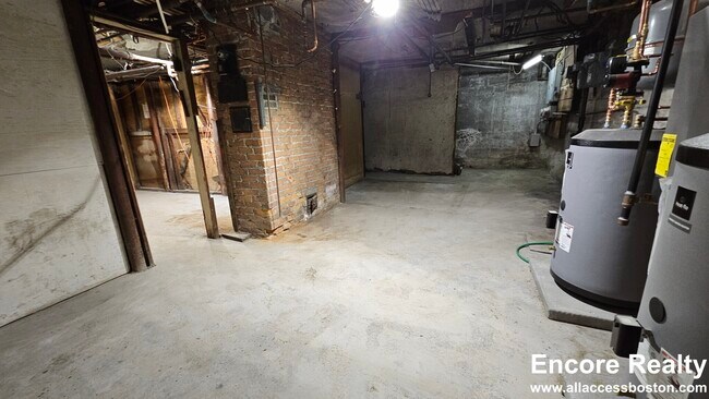 Building Photo - 16 Gerald Rd