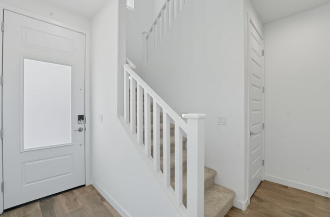 Building Photo - *Like Brand New Luxurious Modern 3 Bedroom 2 Bath Townhome in Warner Meadows!**
