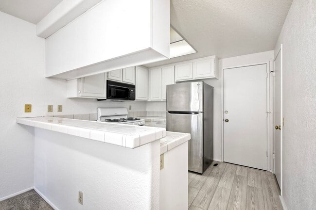 Building Photo - 1Bed/1Bath Condo in La Costa! ~ Altiva