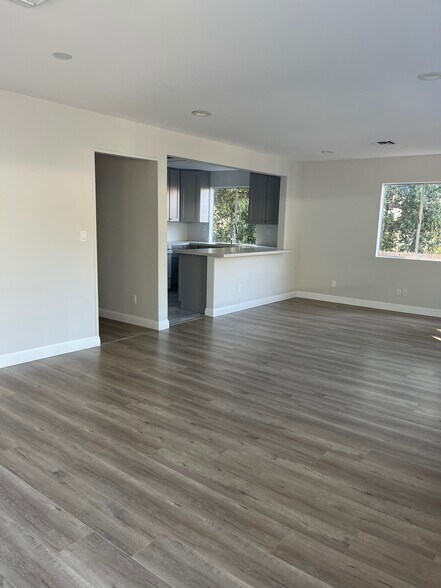 Building Photo - 4803 Lowell Ave