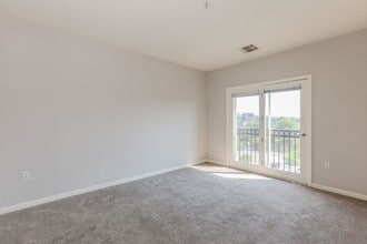 Building Photo - The Brownstones At Englewood South