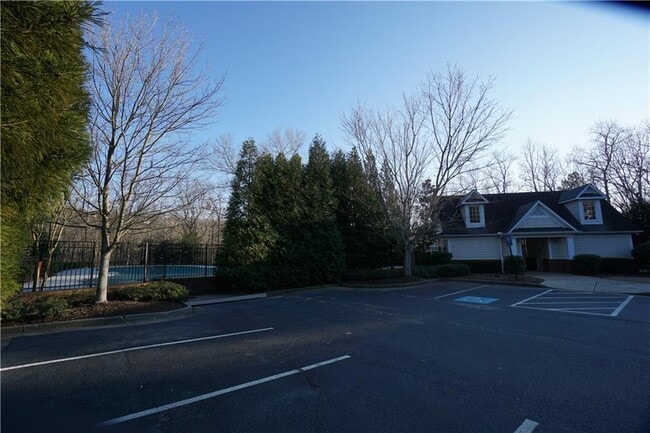 Building Photo - 4652 Creekside Villas Way