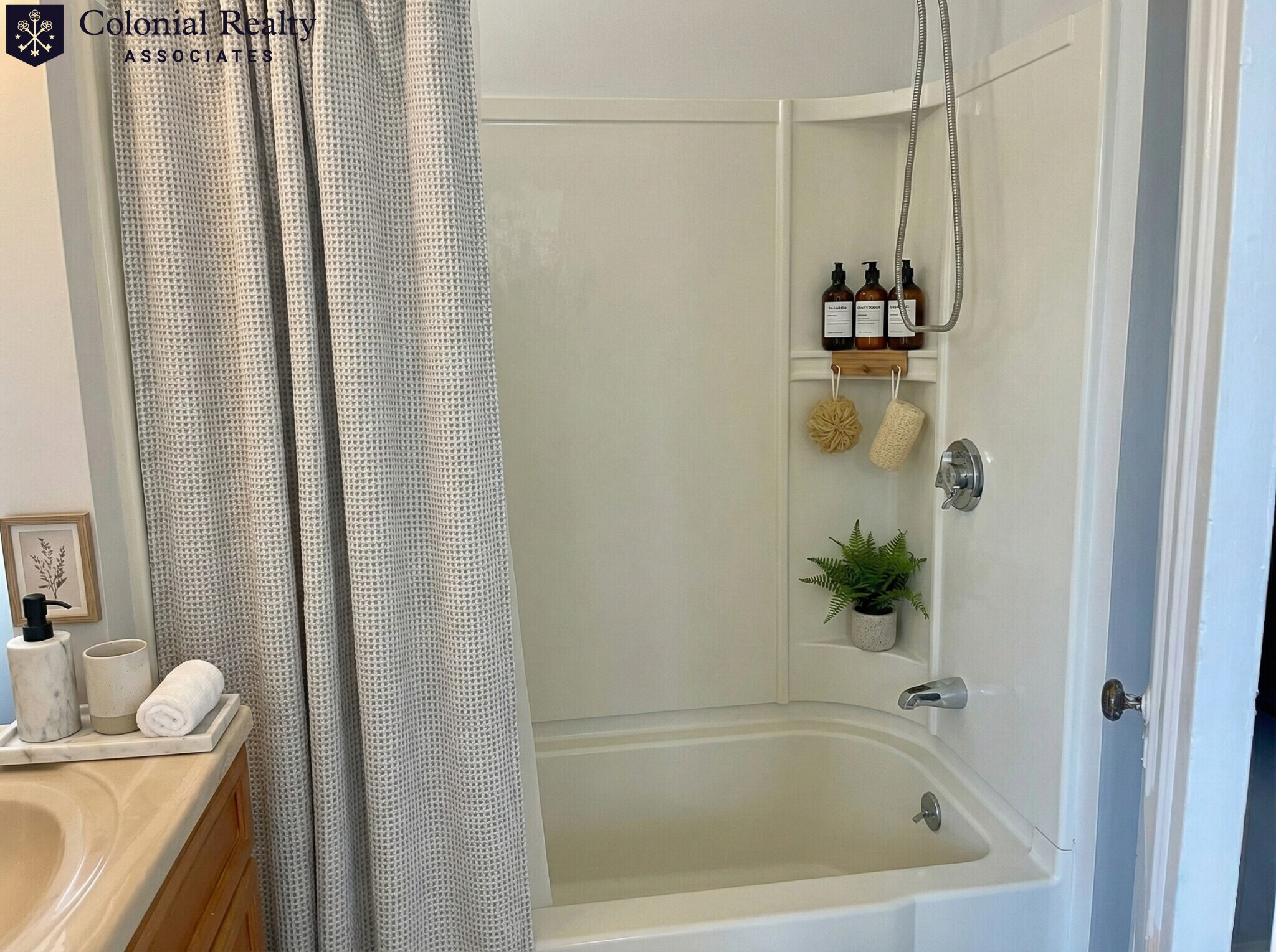 Building Photo - 95 Church St