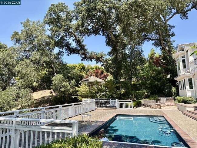 Building Photo - 39 Orinda View Rd