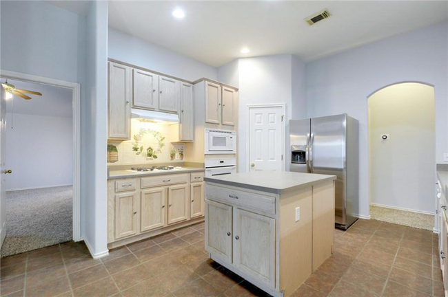 Building Photo - 4405 S Summercrest Loop