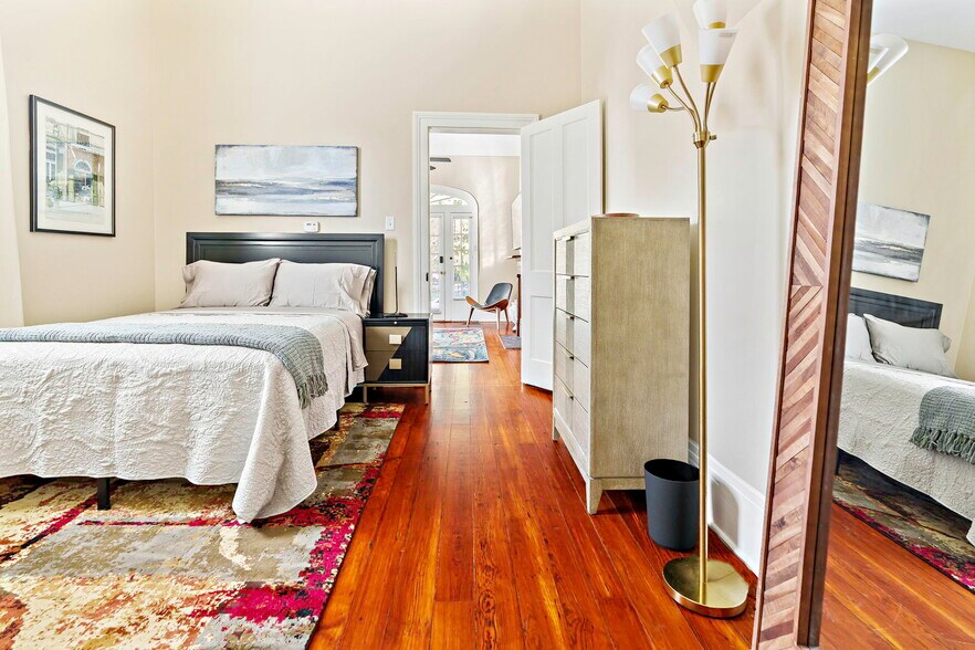 Building Photo - 538 Verret St