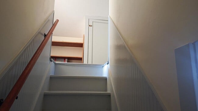 Building Photo - 6+ Bdrm Home Built 1895.  Close In.  With Pastures.