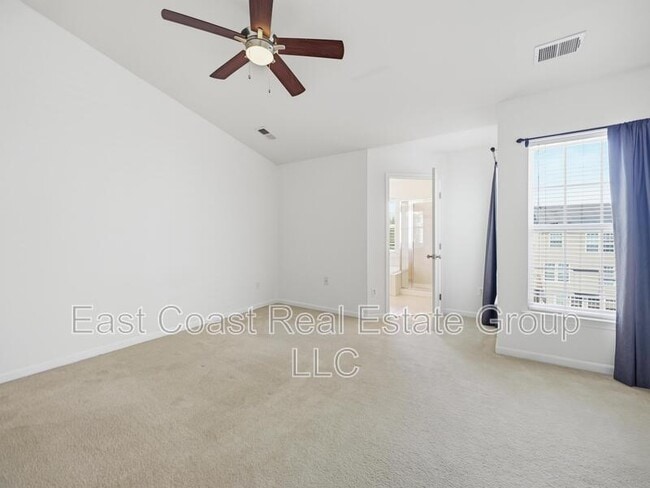 Building Photo - 1247 Mare St