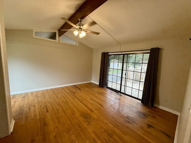Building Photo - 107 Diamond Dr