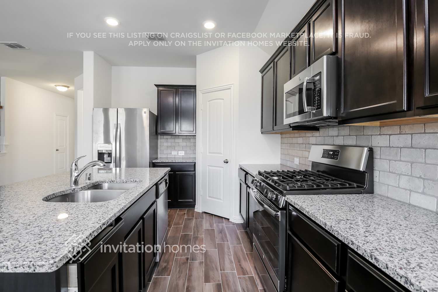 Building Photo - 1317 Rembrandt Dr